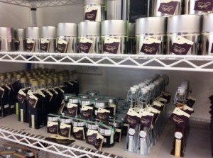 オリジナルブランドの抽出液、コーヒーや紅茶、砂糖など。バルサミコ酢も人気